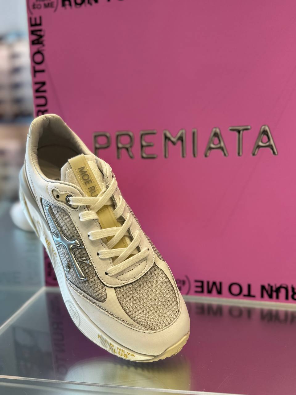 Premiata 3982