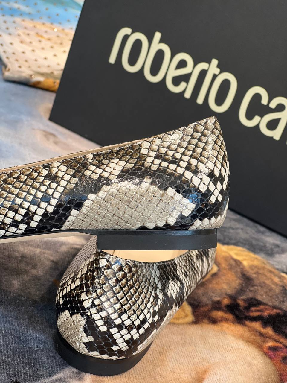 Roberto Cavalli Outlets 7020